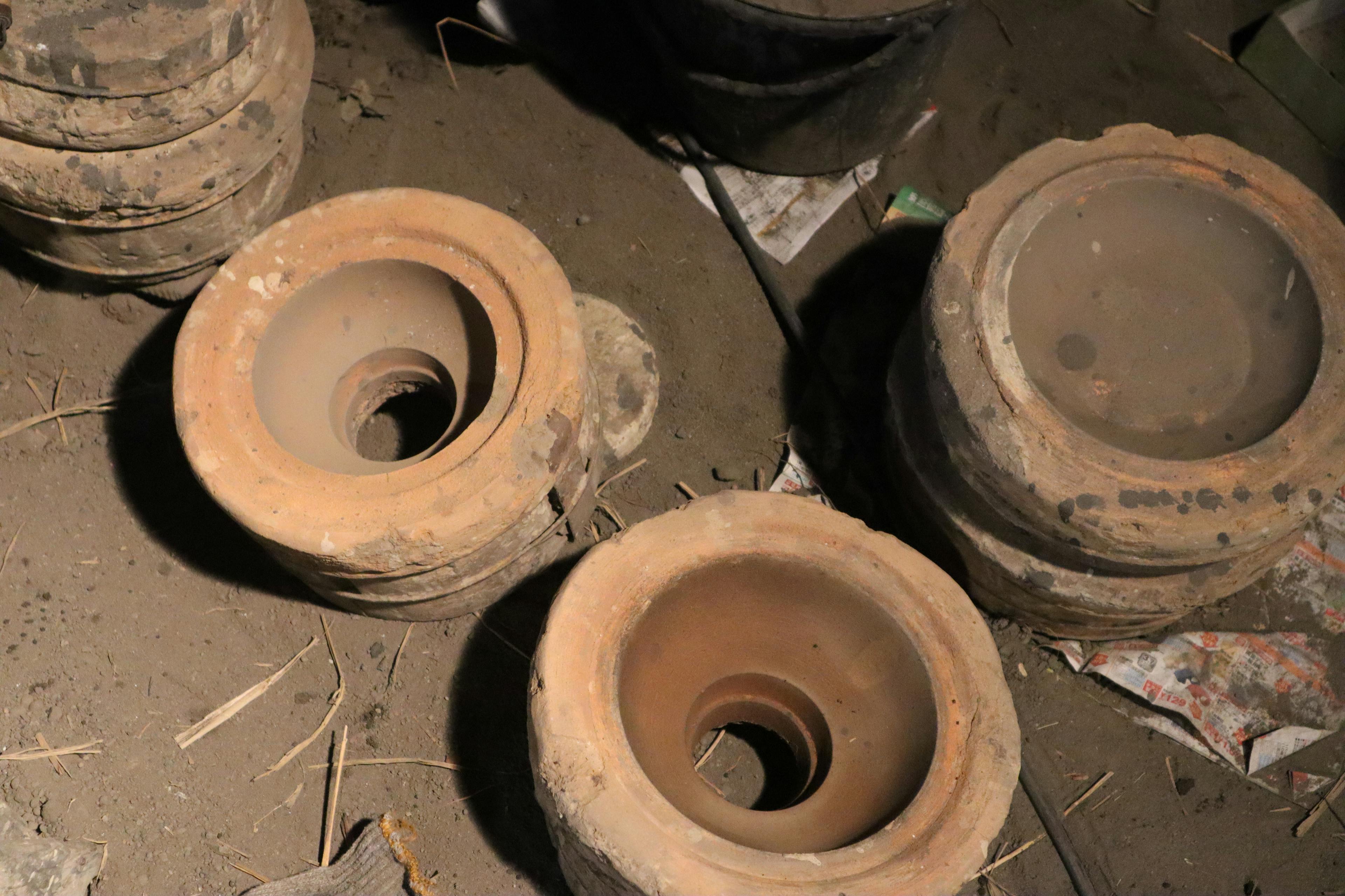 南部鉄瓶の鋳型作り方は上の銅と下の尻を合わせます。