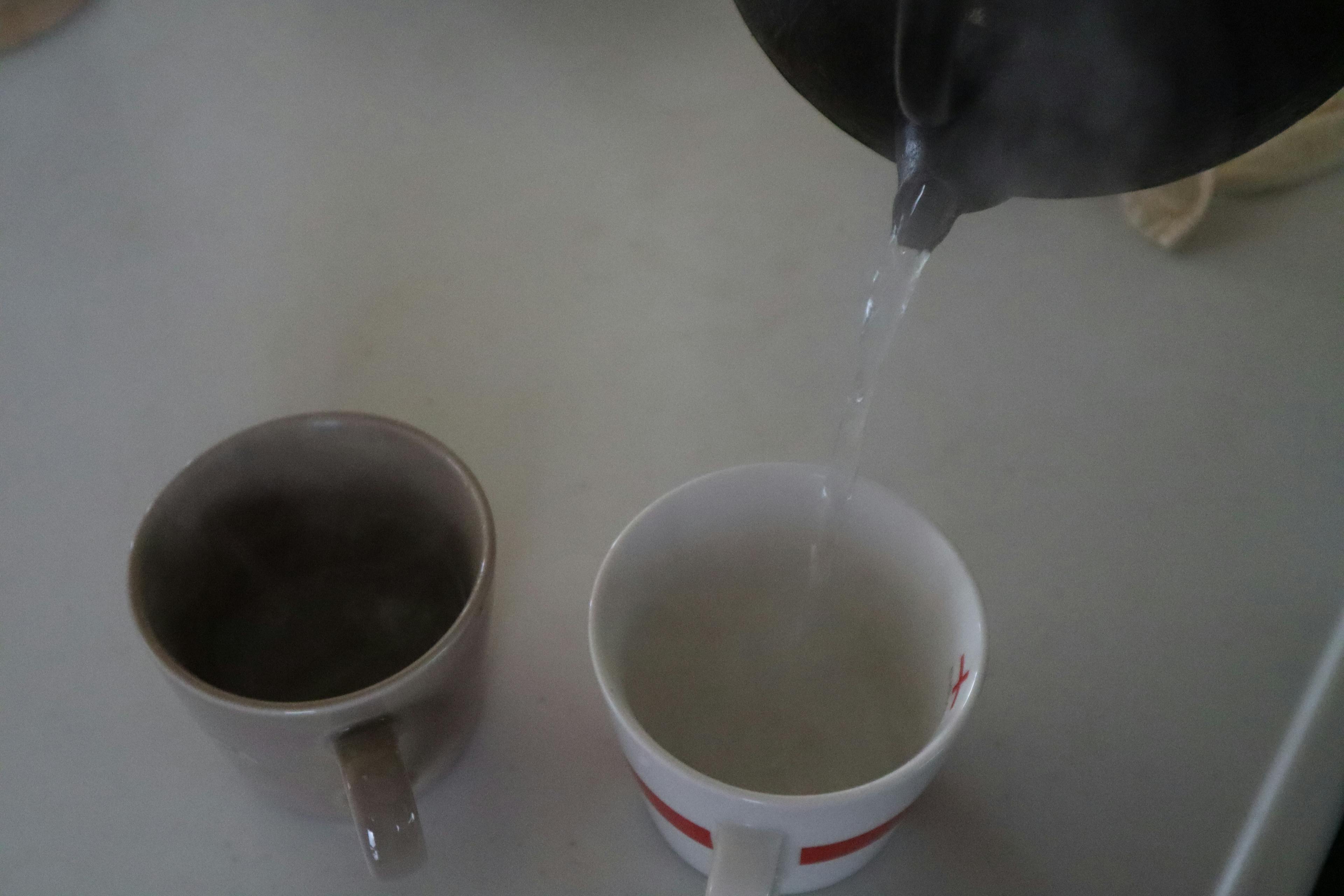 我が家の健康生活は鉄瓶でお湯を沸かして毎朝白湯を飲みます。